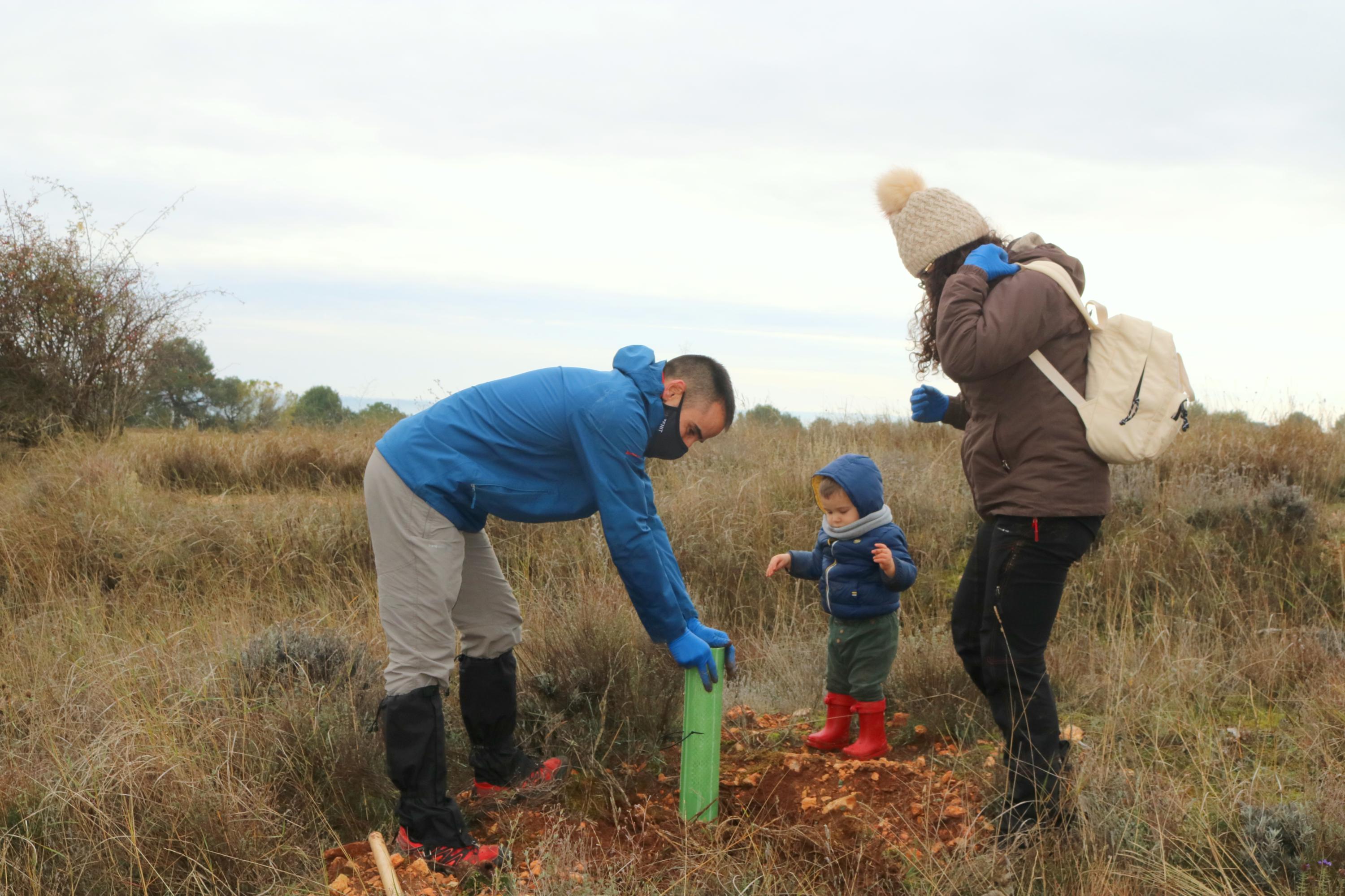 Más de 150 vecinos participaron en la plantación llevada a cabo en Villamuriel de Cerrato