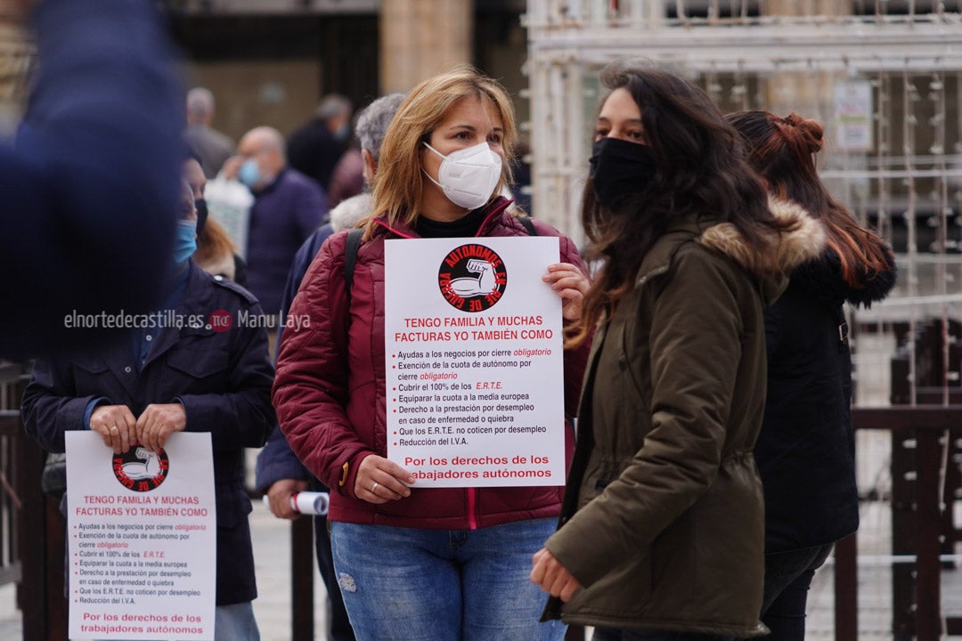 Concentración de autónomos en la Plaza Mayor de Salamanca