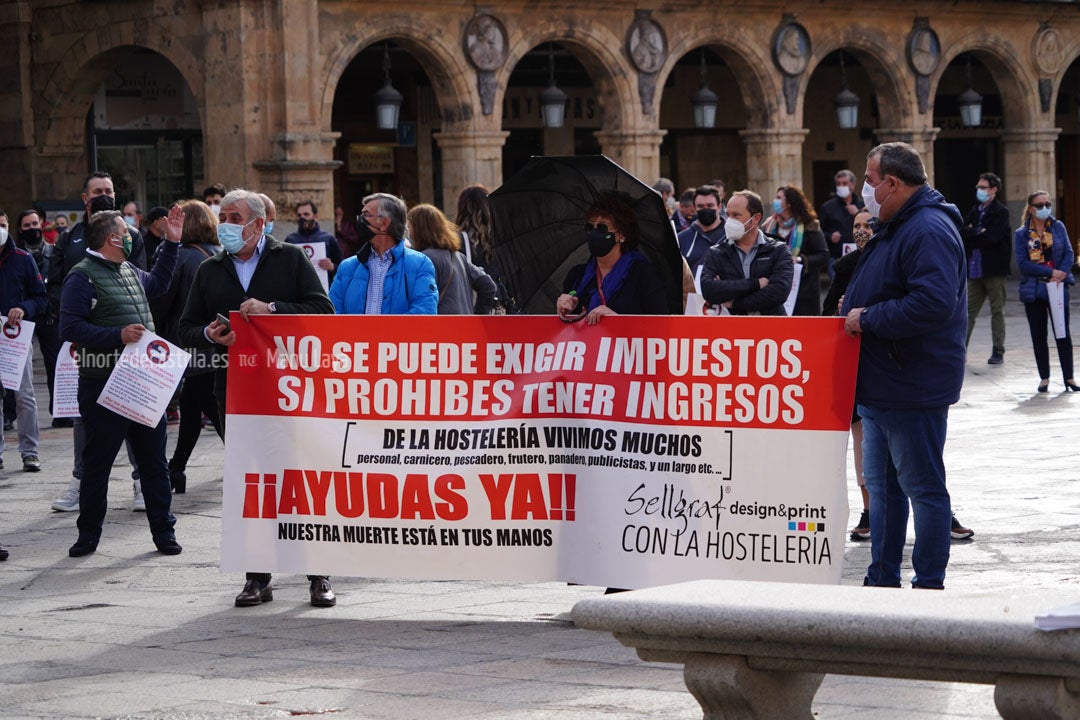 Concentración de autónomos en la Plaza Mayor de Salamanca