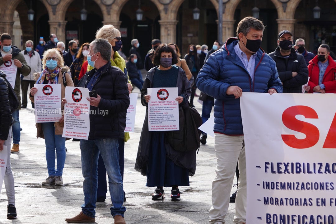 Concentración de autónomos en la Plaza Mayor de Salamanca