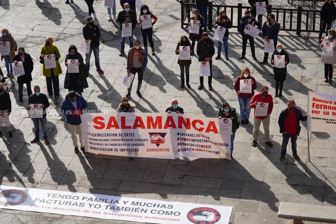 Concentración de autónomos en la Plaza Mayor de Salamanca