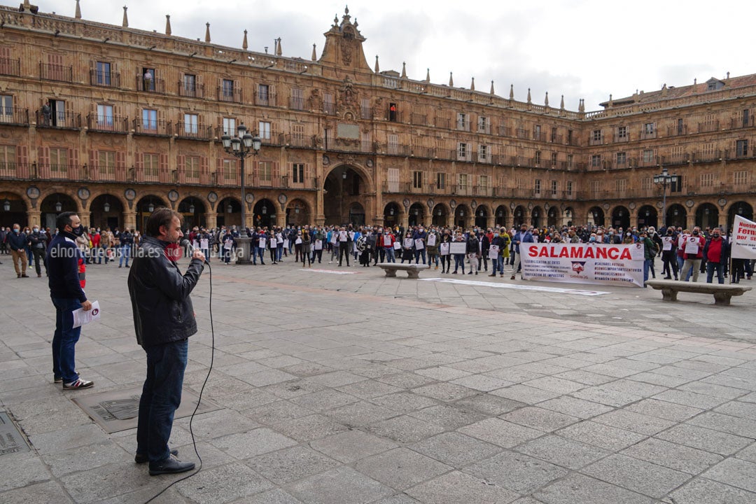 Concentración de autónomos en la Plaza Mayor de Salamanca