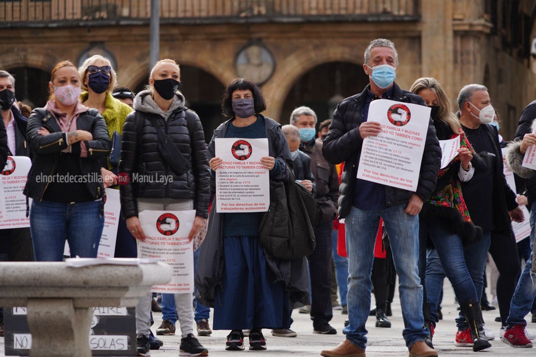 Concentración de autónomos en la Plaza Mayor de Salamanca