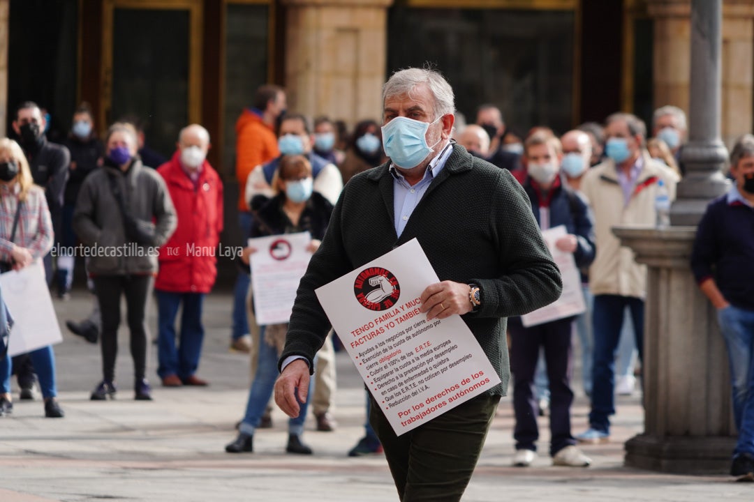 Concentración de autónomos en la Plaza Mayor de Salamanca