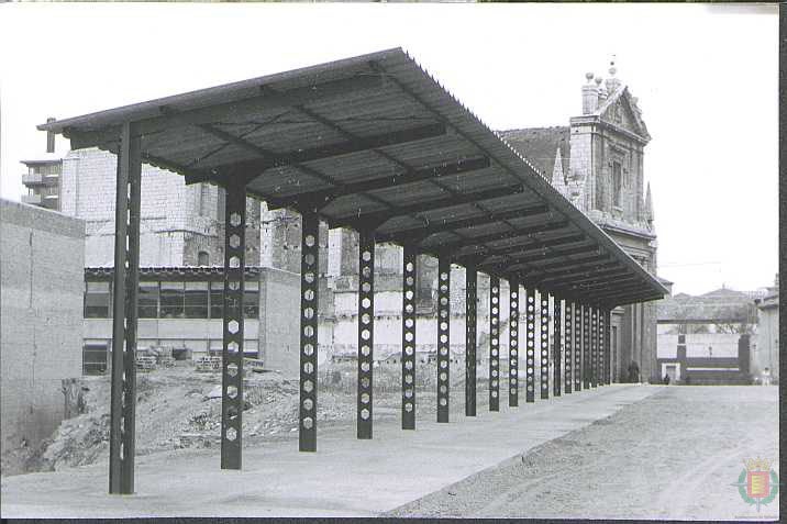 Marquesina de la estación de autobuses provisional. 