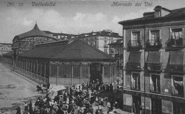 Aspecto original del mercado del Val, anterior a 1900, con su cúpula central.