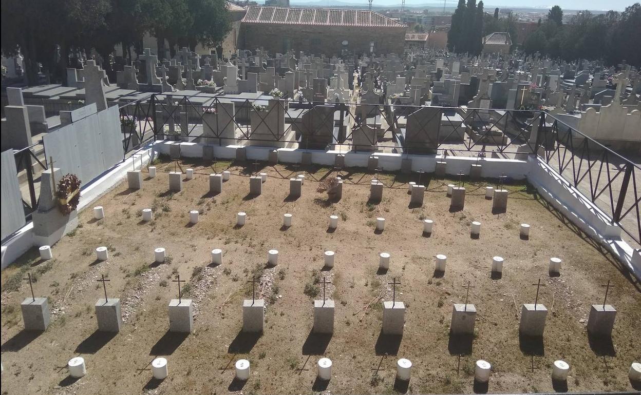 Antes de la actuación en los panteones.