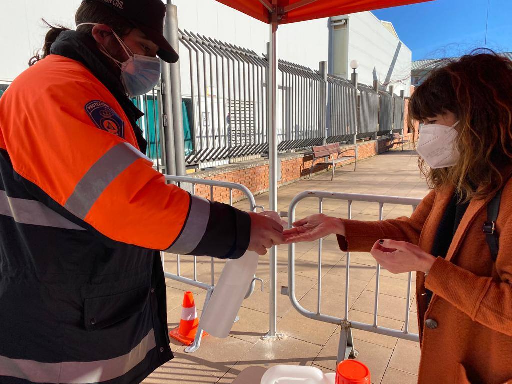 Fotos: Los burgaleses responden desde primera hora de la mañana en el cribado masivo