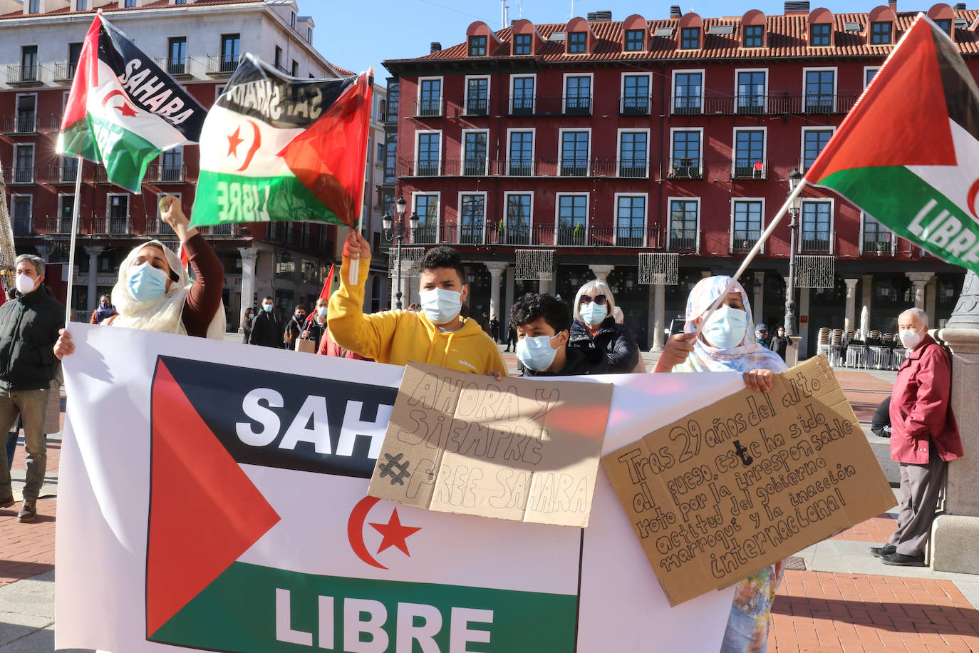 Fotos: Valladolid sale a la calle en contra de la ruptura del alto el fuego en el Sahara Occidental