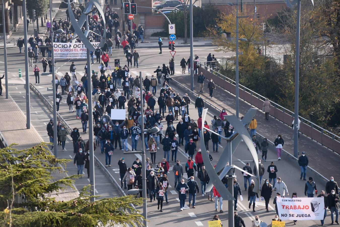 Fotos: Manifestación en Valladolid de todos los sectores afectados por la crisis de la pandemia