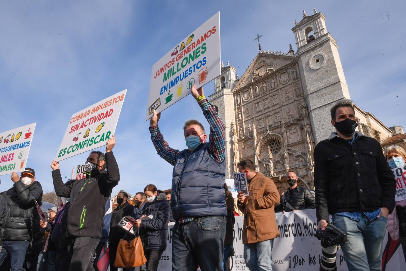 Fotos: Manifestación en Valladolid de todos los sectores afectados por la crisis de la pandemia