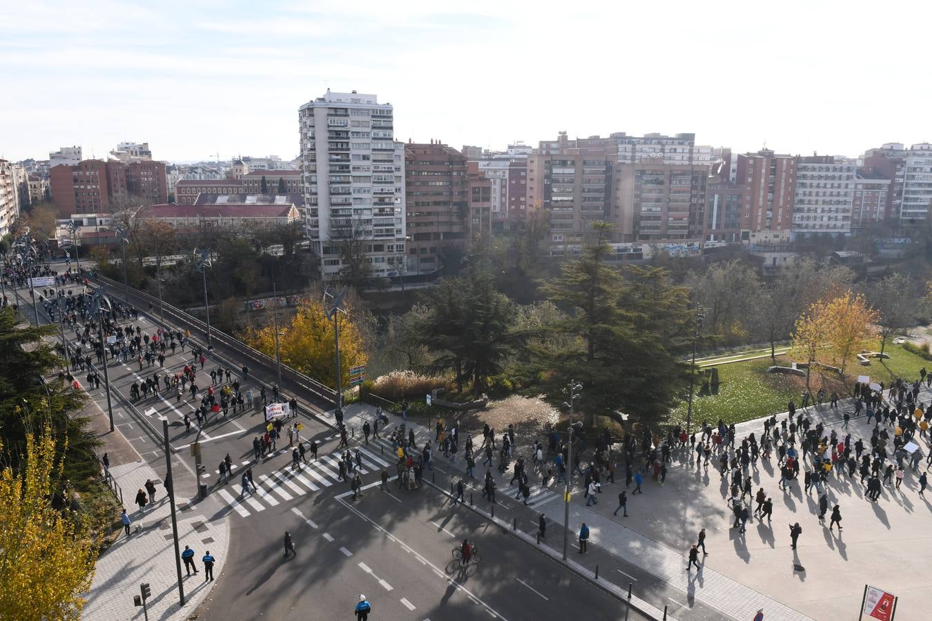 Fotos: Manifestación en Valladolid de todos los sectores afectados por la crisis de la pandemia