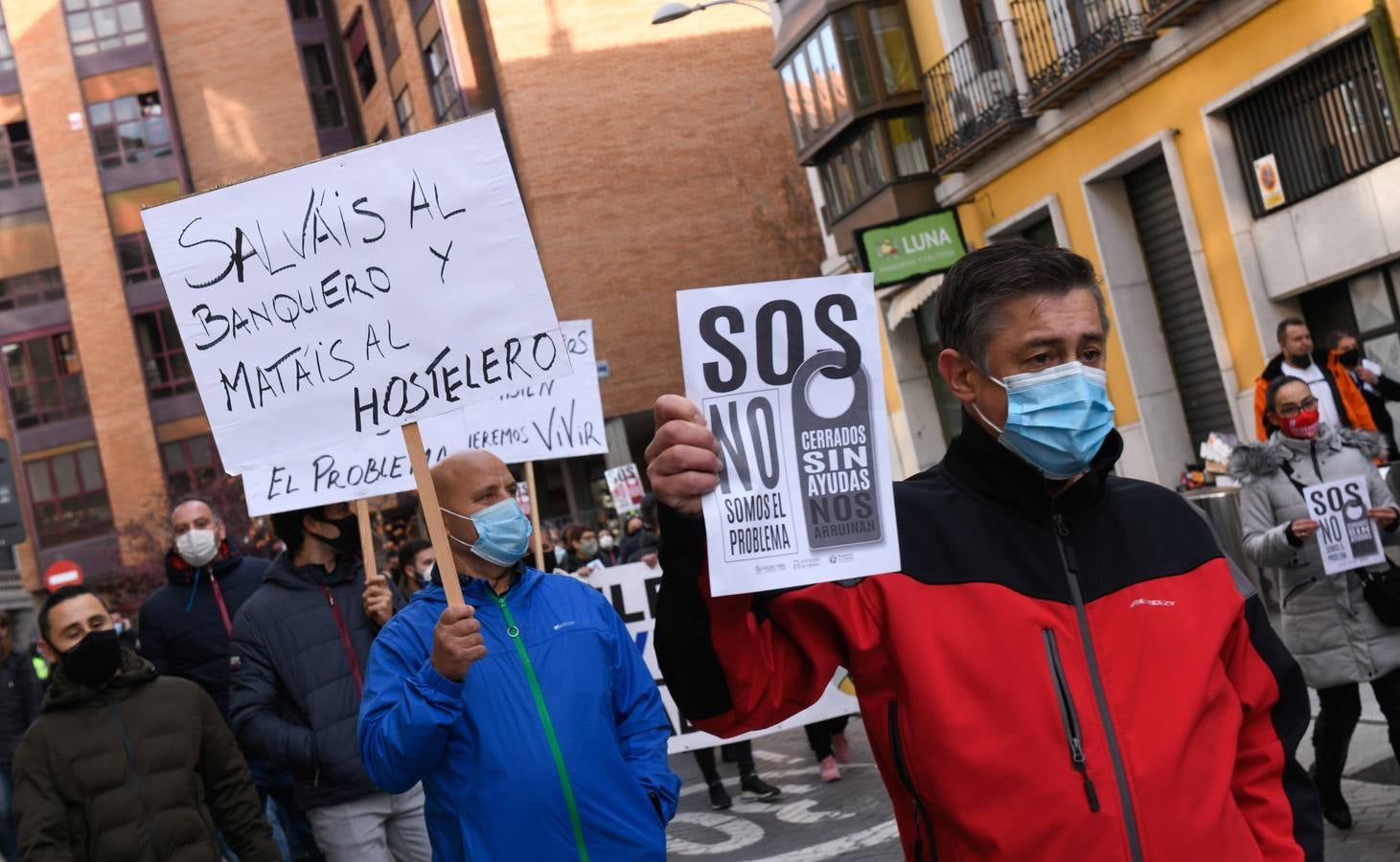 Fotos: Manifestación en Valladolid de todos los sectores afectados por la crisis de la pandemia