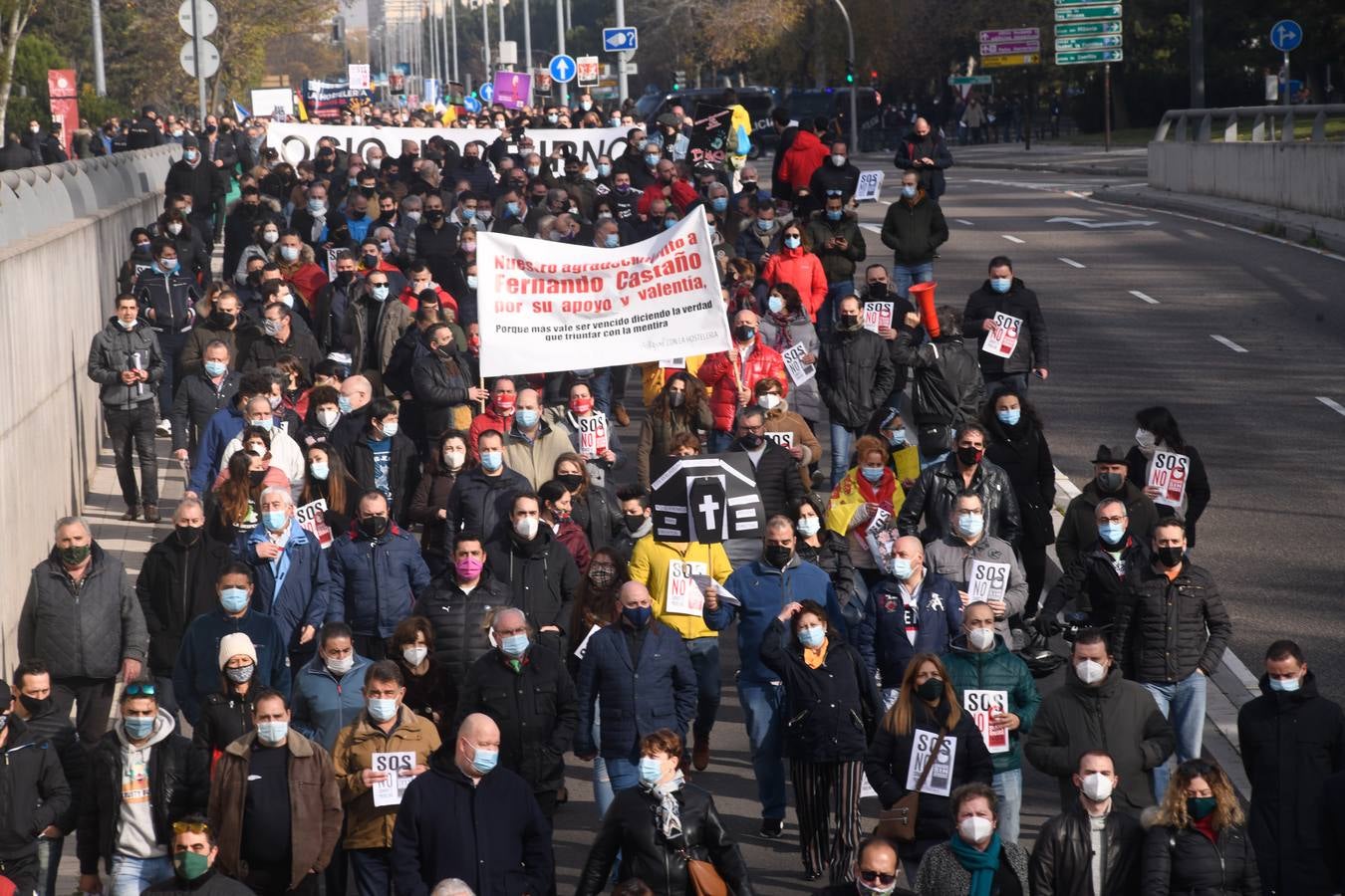 Fotos: Manifestación en Valladolid de todos los sectores afectados por la crisis de la pandemia