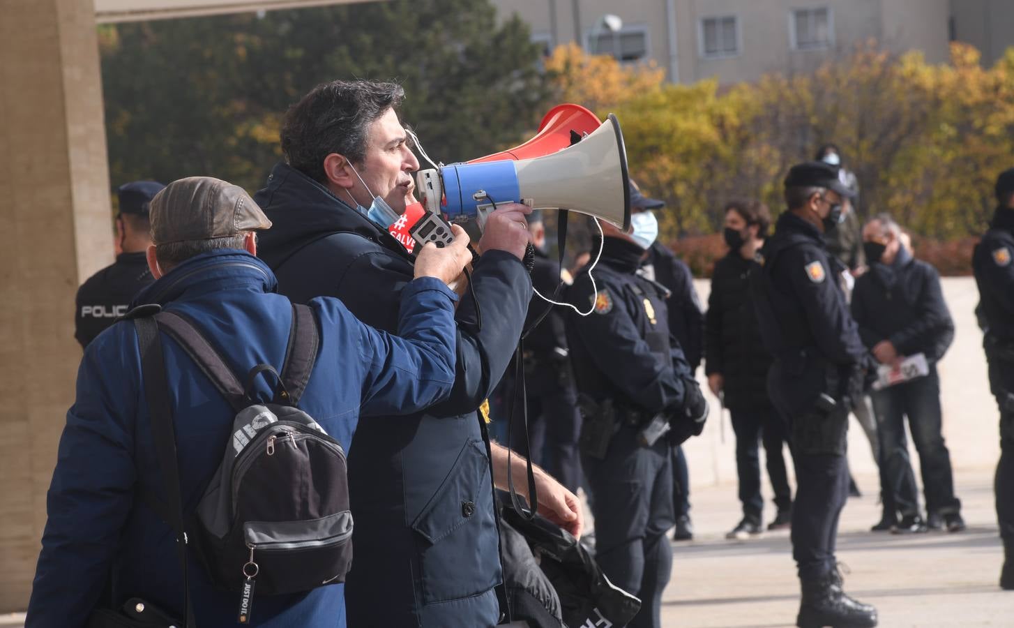 Fotos: Manifestación en Valladolid de todos los sectores afectados por la crisis de la pandemia
