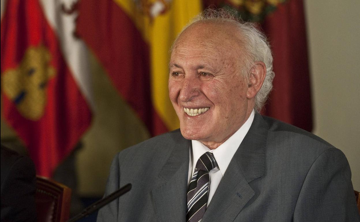 Godofredo Garabito y Gregorio antes de recibir la Medalla de Oro Provincial de Valladolid en 2009.