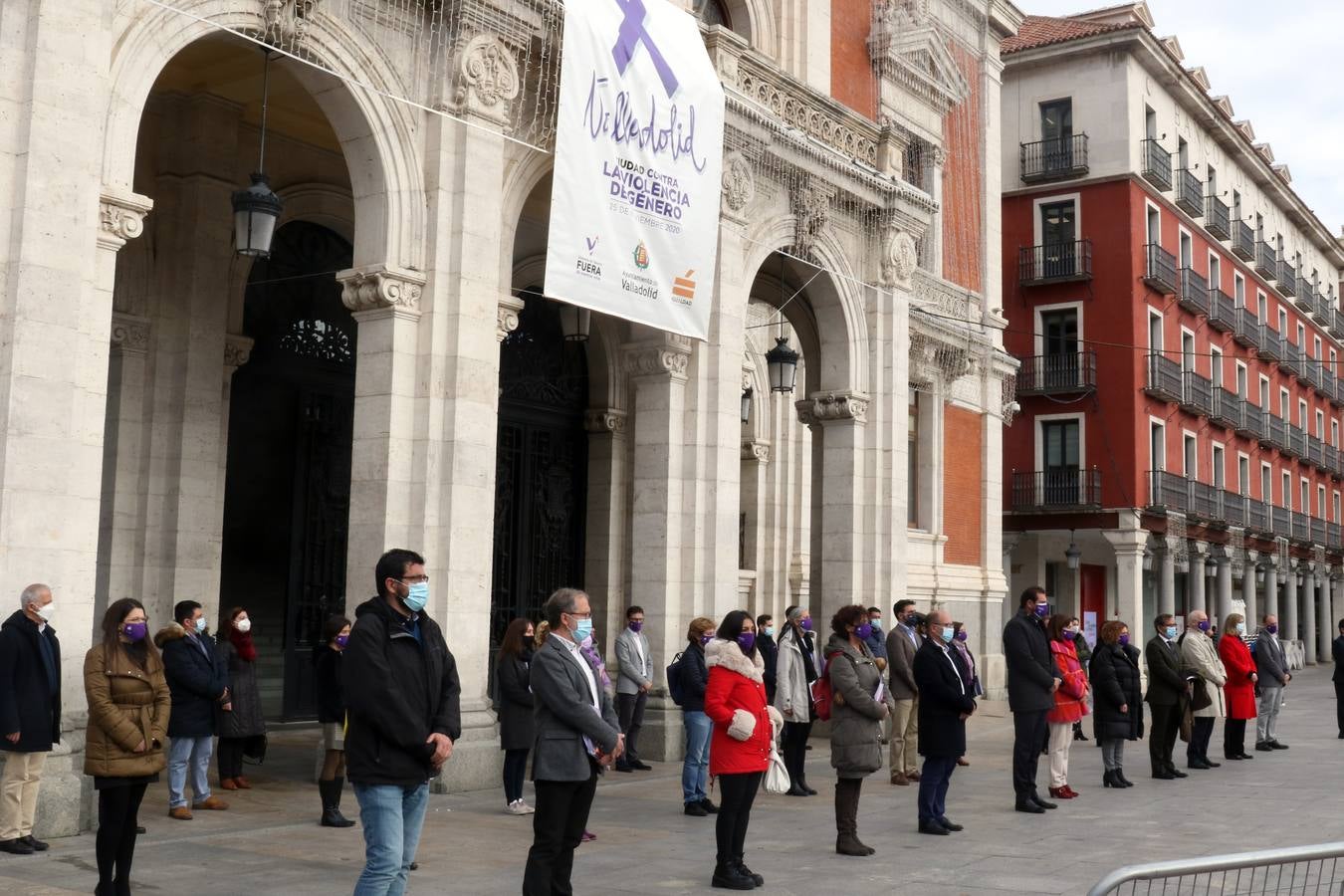 Fotos: Día Internacional de la Eliminación de la Violencia contra la Mujer en el Ayuntamiento de Valladolid