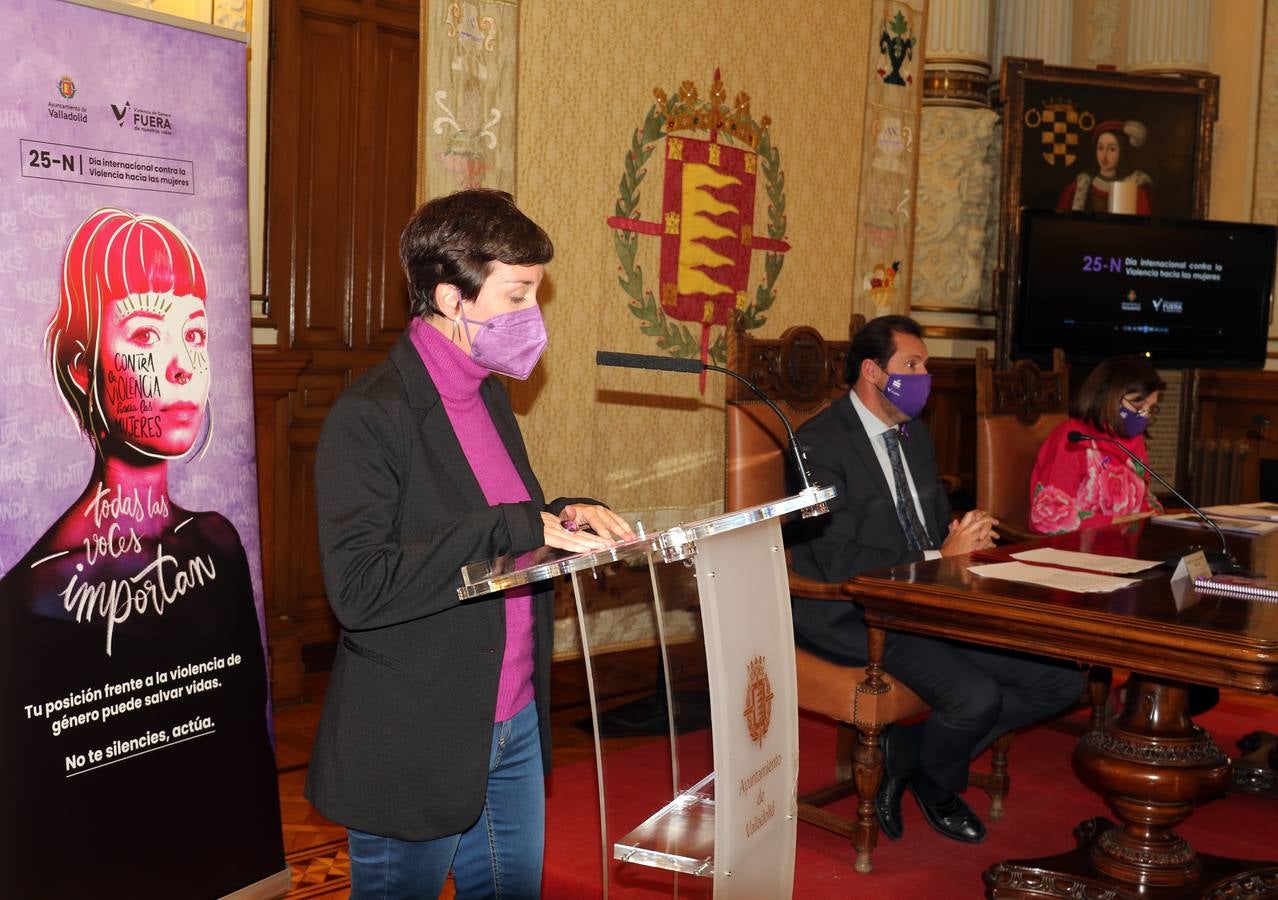 Fotos: Día Internacional de la Eliminación de la Violencia contra la Mujer en el Ayuntamiento de Valladolid