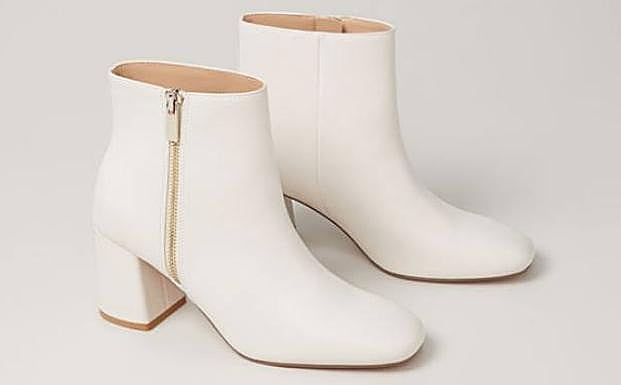 Imagen principal - Los tres colores del modelo de botines de Lefties.