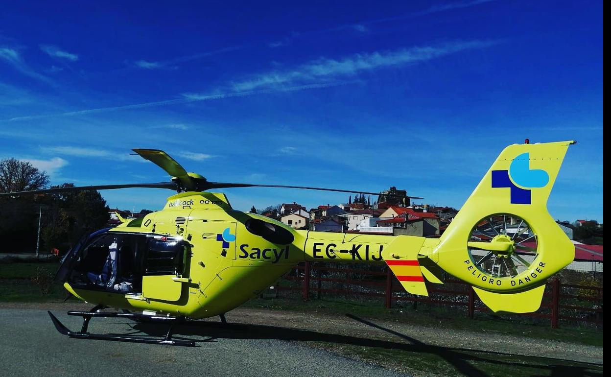 Un helicóptero medicalizado de Sacyl. 