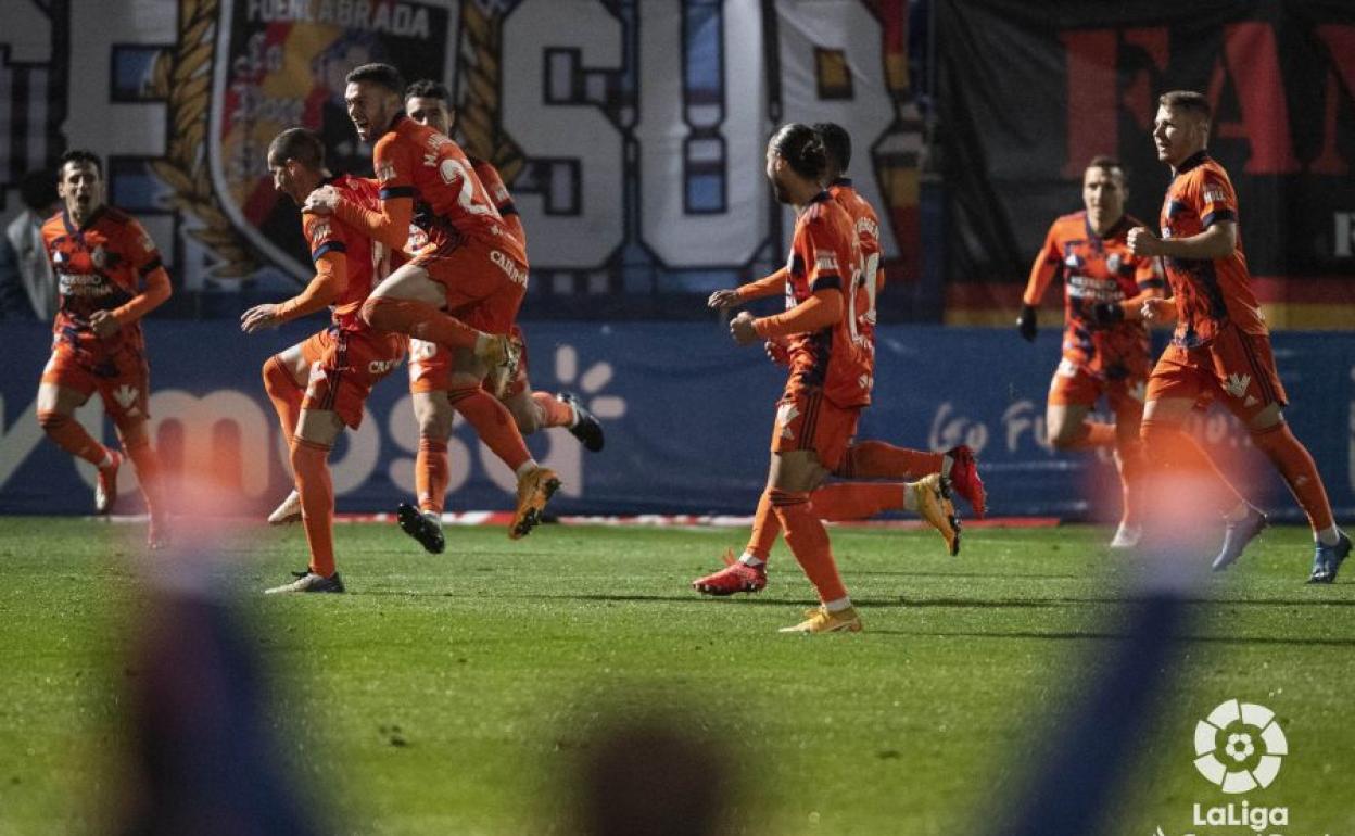Los jugadores de la Ponfe celebran el gol que supuso el empate ante el Fuenlabrada la pasada jornada
