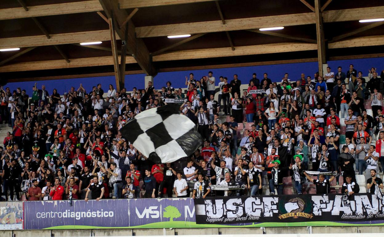 Afición de Unionistas en el Ruta de la Plata en la 2016-2017. 