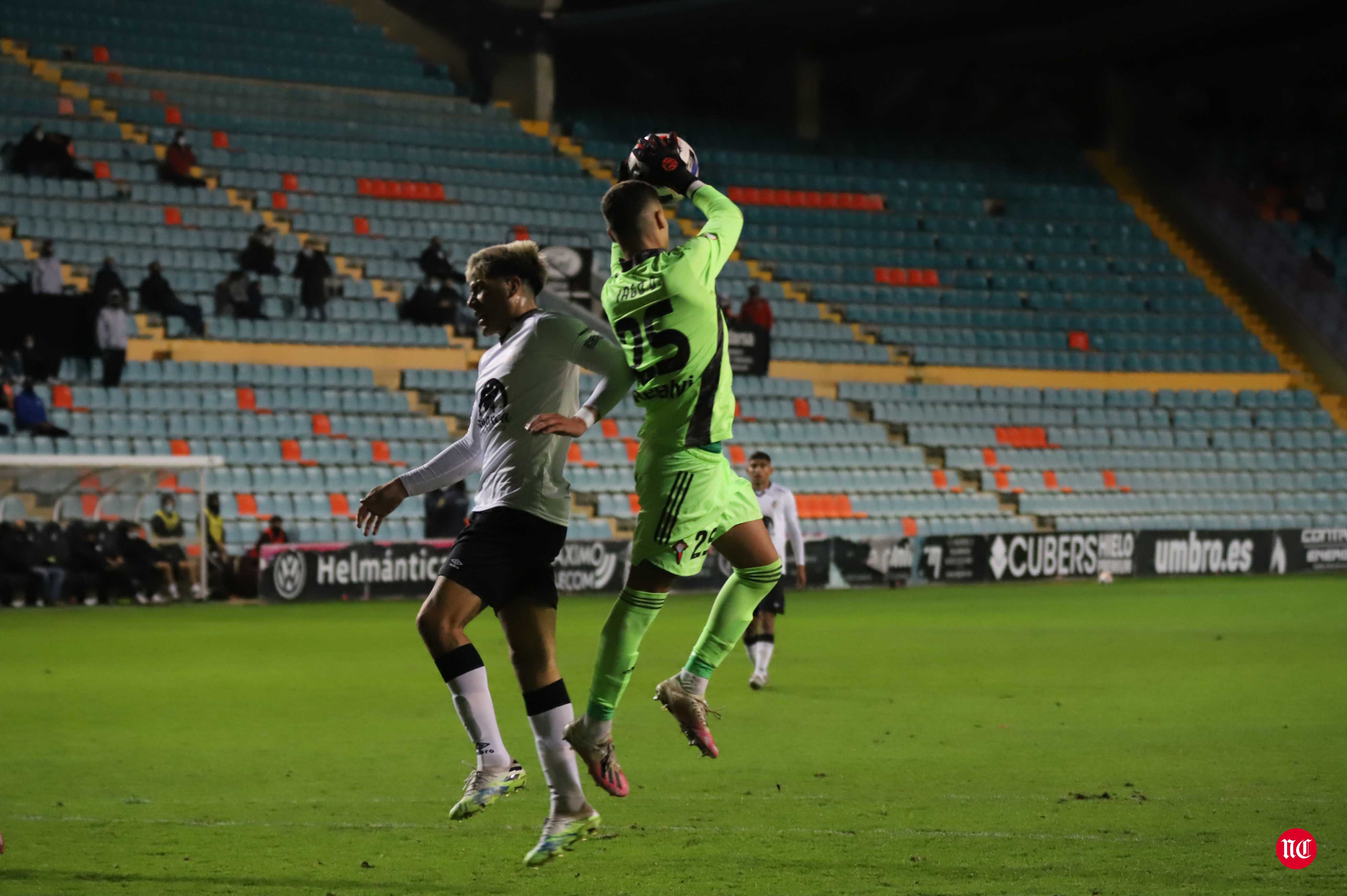 Fotos: El Salamanca UDS goleado ante el Celta B (0-3)