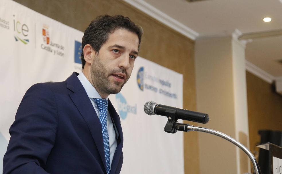 El presidente de Iberaval, César Pontvianne, en una jornada de financiación el año pasado. 