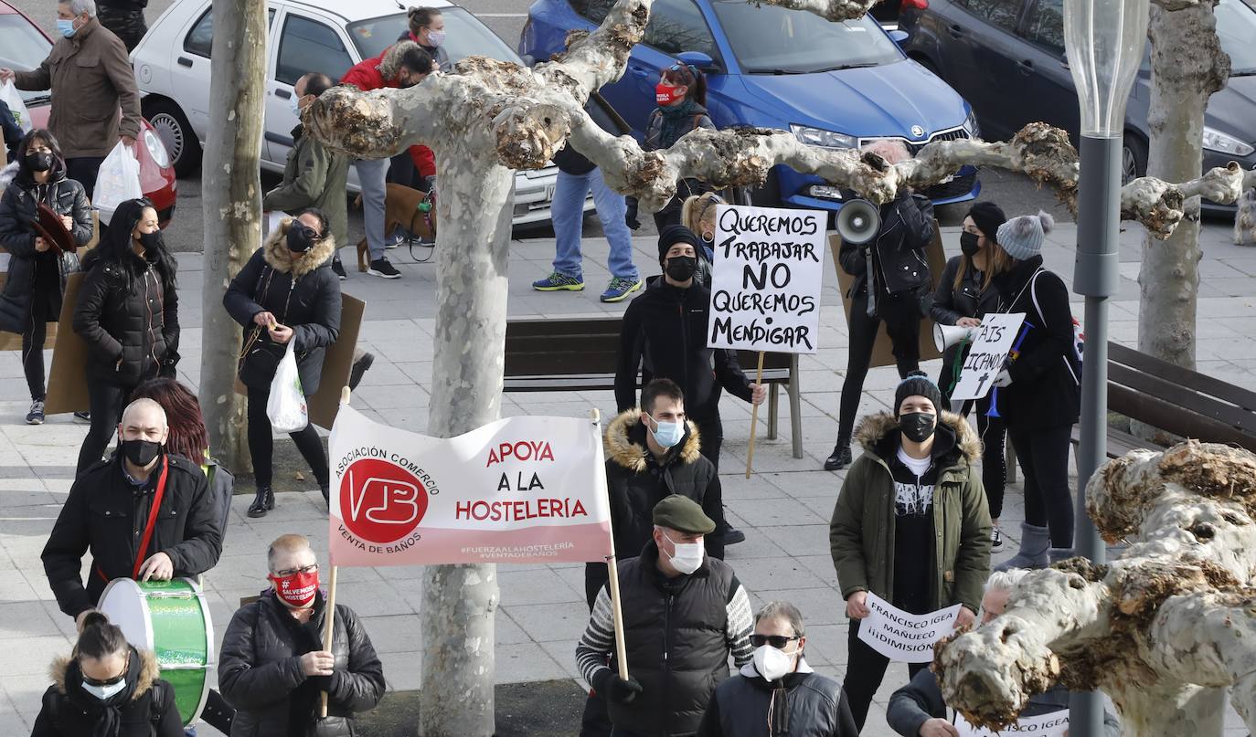 Fotos: Protesta de los autónomos en Venta de Baños, Palencia