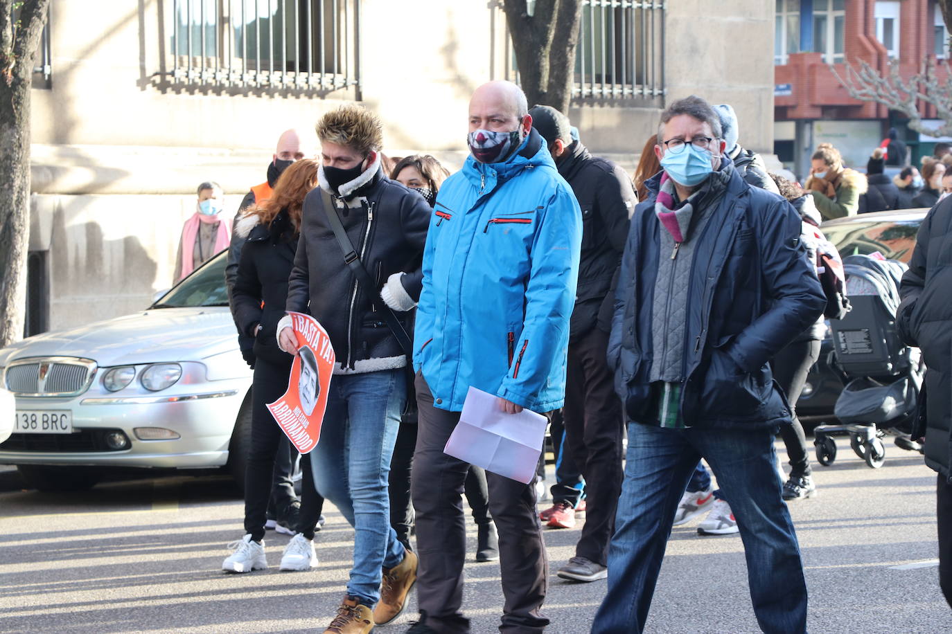 Los hosteleros de León salen a la calle para denunciar «la muerte del sector» y de la propia provincia de León. La hostelería reclama medidas de apoyo urgente para superar una situación crítica. 