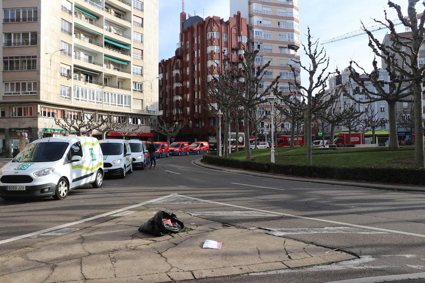 Los hosteleros de León salen a la calle para denunciar «la muerte del sector» y de la propia provincia de León. La hostelería reclama medidas de apoyo urgente para superar una situación crítica. 