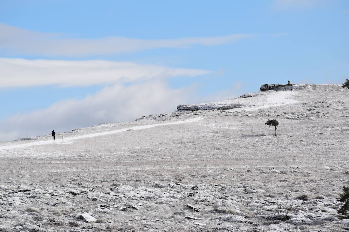 La borrasca Dora provoca las primeras nevadas en la zona norte de Palencia.