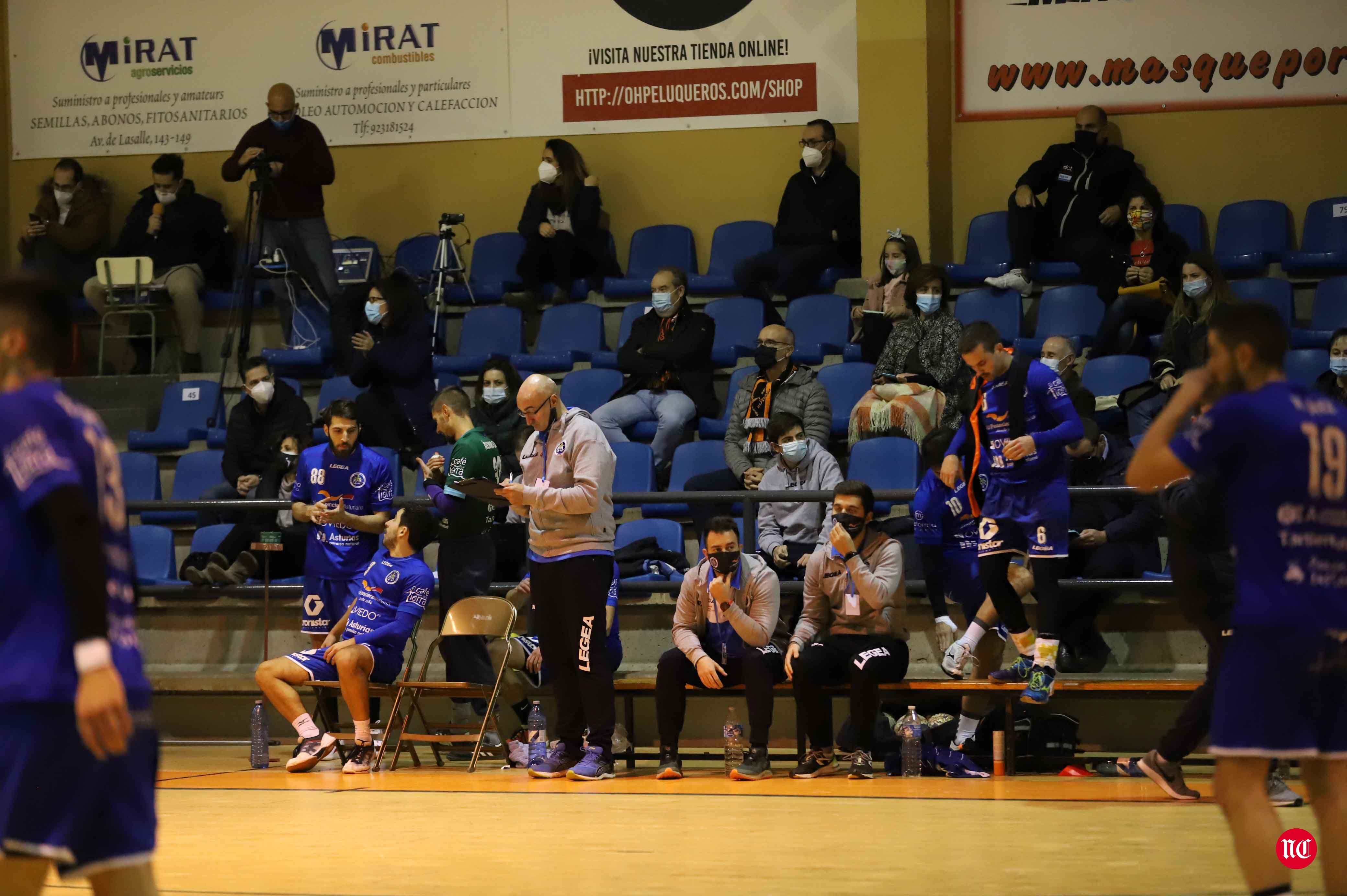 Fotos: BM Salamanca 13 - 22 BM Oviedo