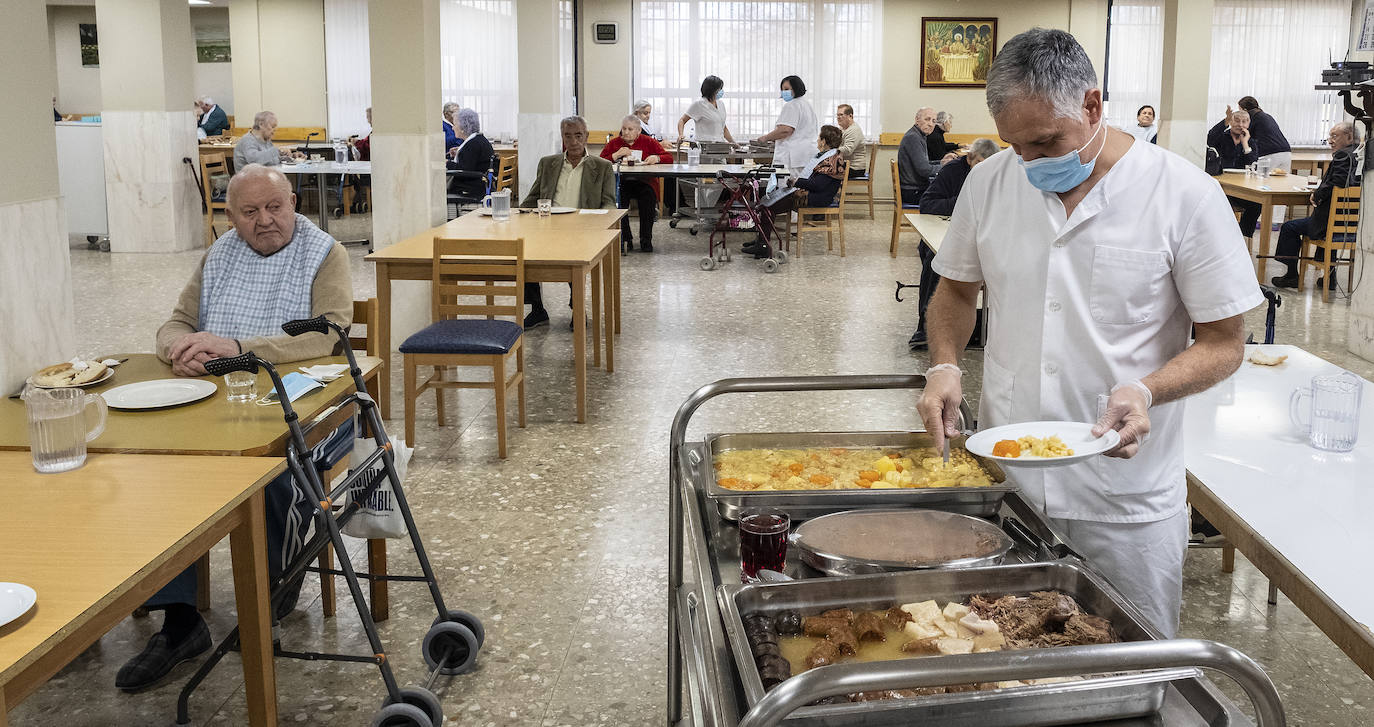 Fotos: Así se vive en la Residencia Cardenal Marcelo tras nueve meses de pandemia de coronavirus