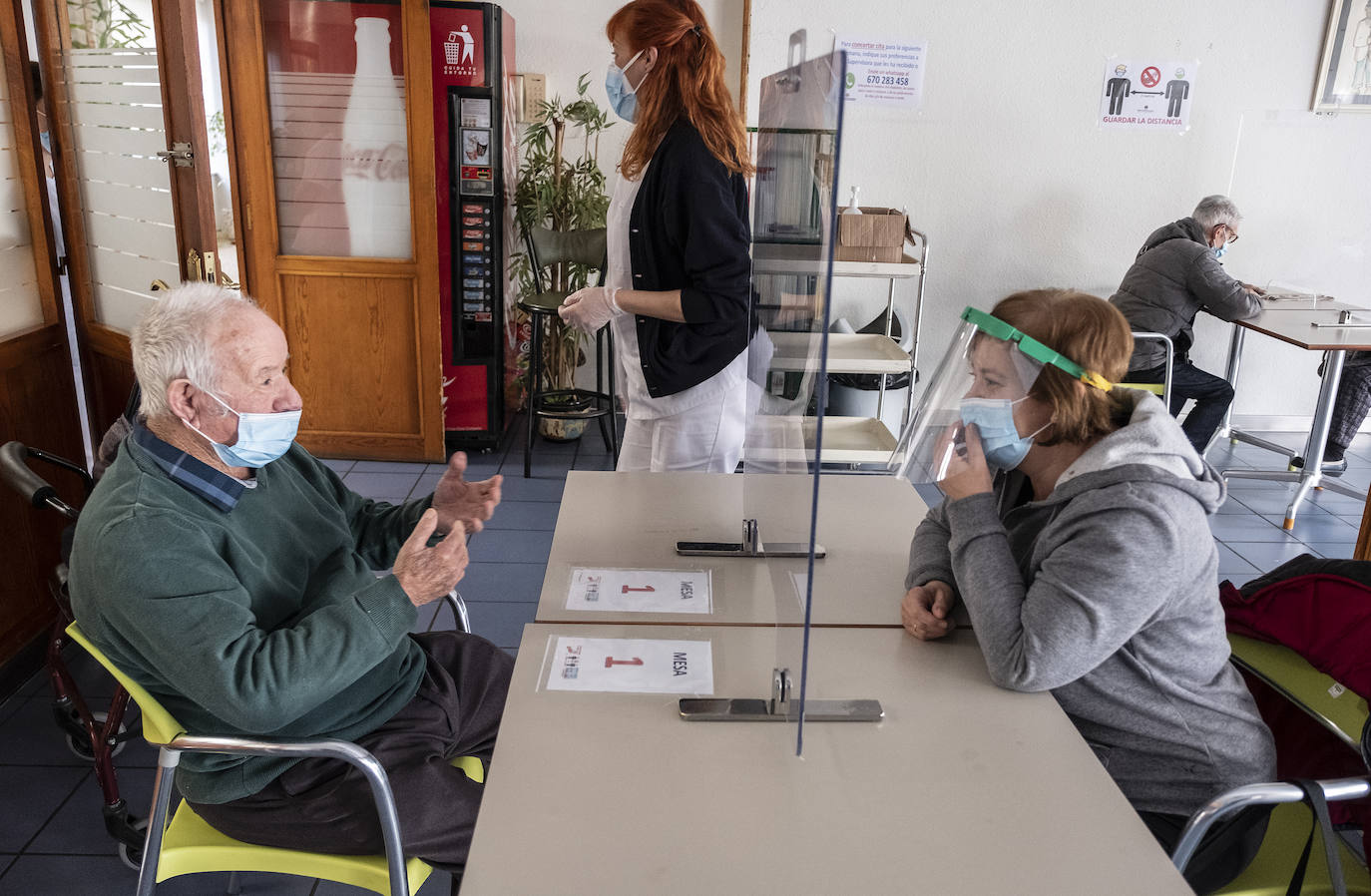 Fotos: Así se vive en la Residencia Cardenal Marcelo tras nueve meses de pandemia de coronavirus