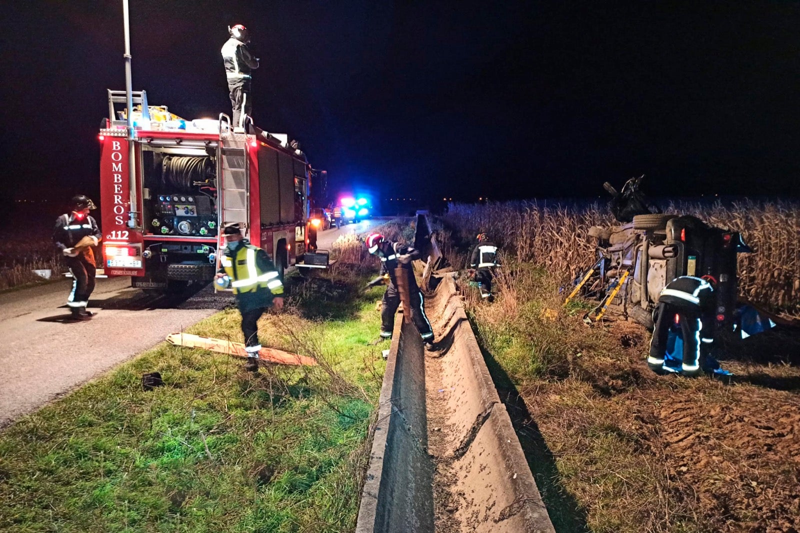 Los Bomberos de León, en el lugar de los hechos. 