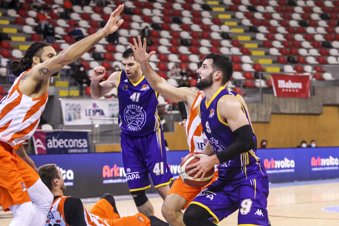 Los palentinos siguen sin ganar a domicilio esta temporada.