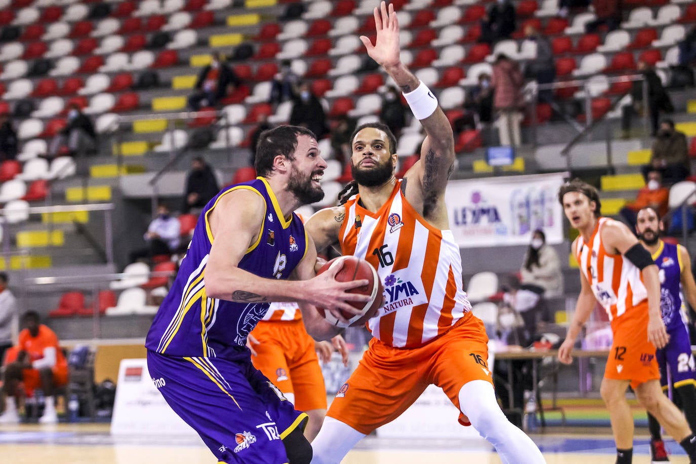 Los palentinos siguen sin ganar a domicilio esta temporada.