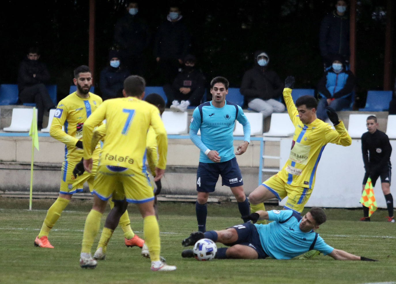 Partido de la tercera división entre el CD La Granja y la Arandina 