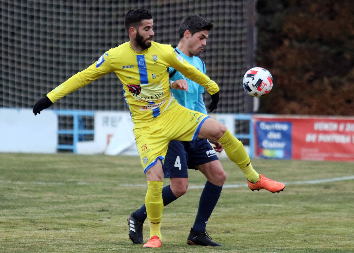 Partido de la tercera división entre el CD La Granja y la Arandina 