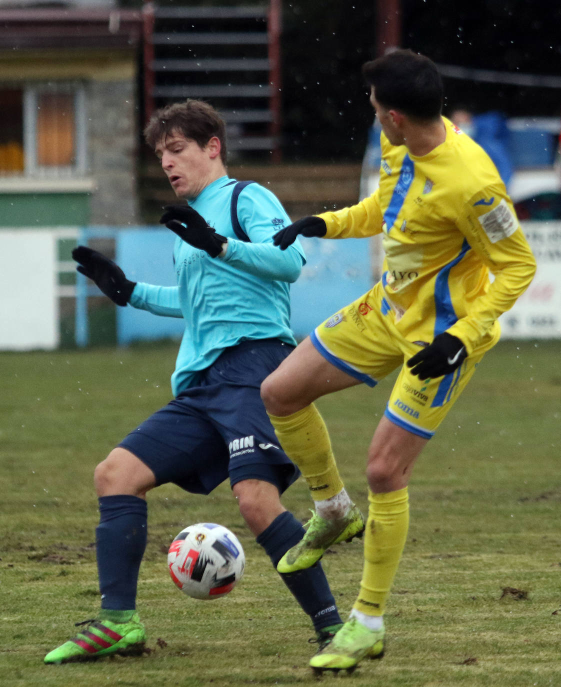 Partido de la tercera división entre el CD La Granja y la Arandina 