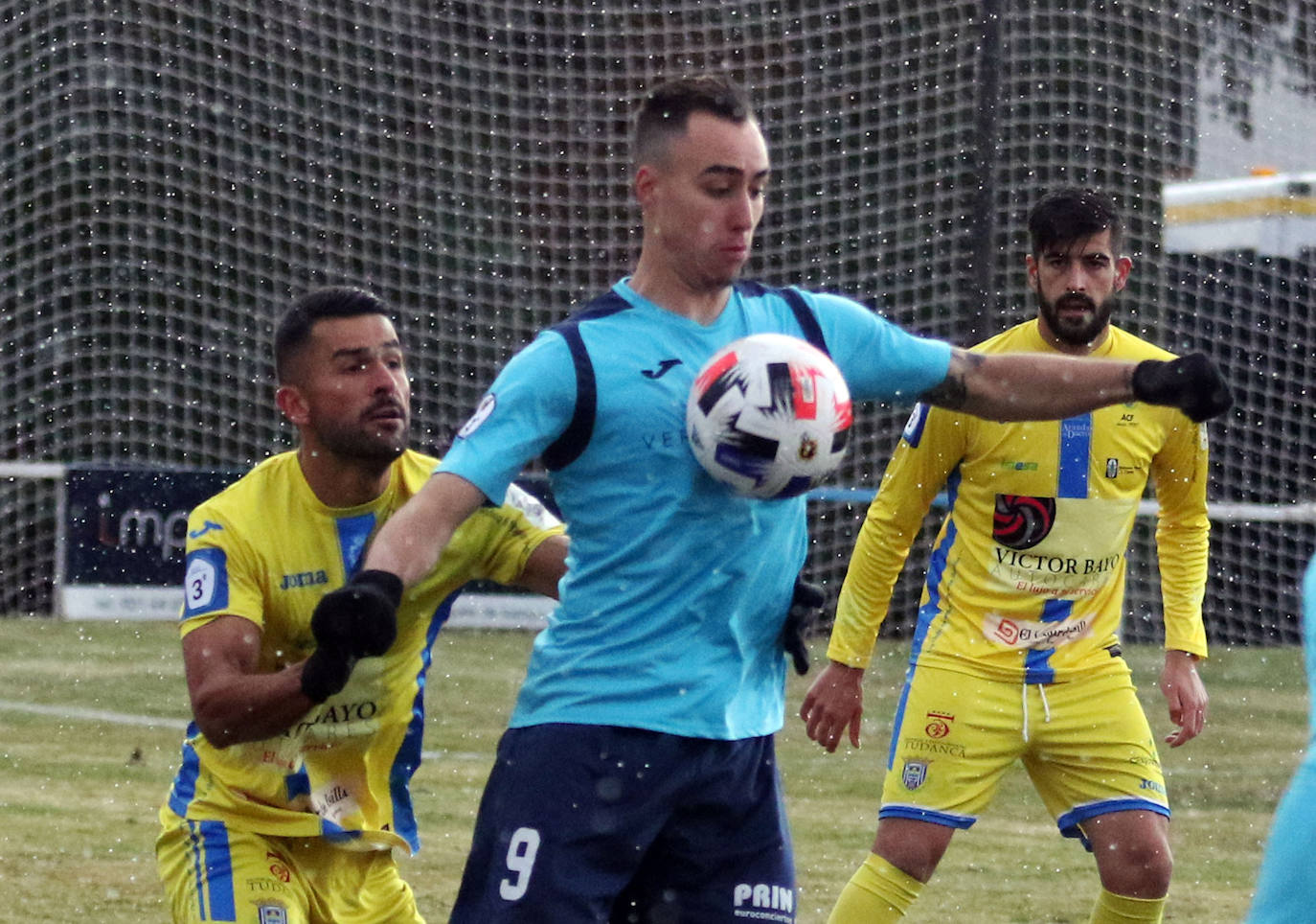Partido de la tercera división entre el CD La Granja y la Arandina 