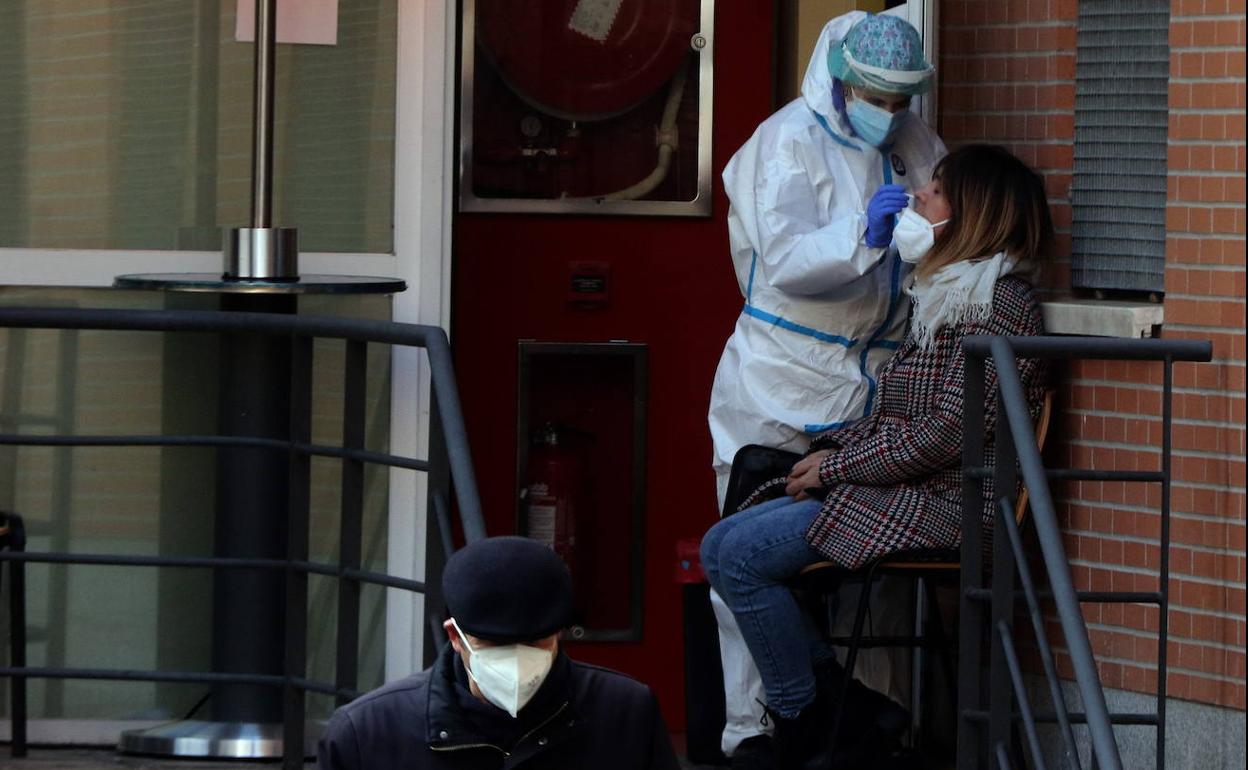 La tendencia a la baja continúa con 253 positivos y 15 muertos por covid en Castilla y León