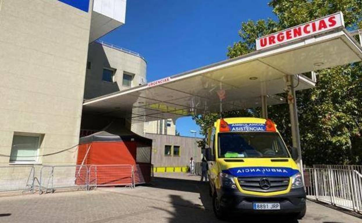 Entrada a Urgencias del Hospital Santos Reyes de Aranda.