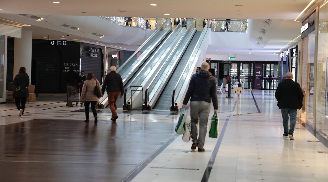 Fotos: El interior de los establecimientos hosteleros, centros comerciales y gimnasios reabren en Valladolid