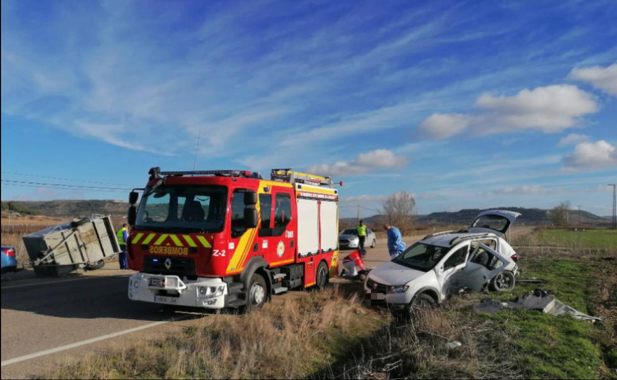 Accidente en la VA-101 que une Peñafiel con Pesquera de Duero.