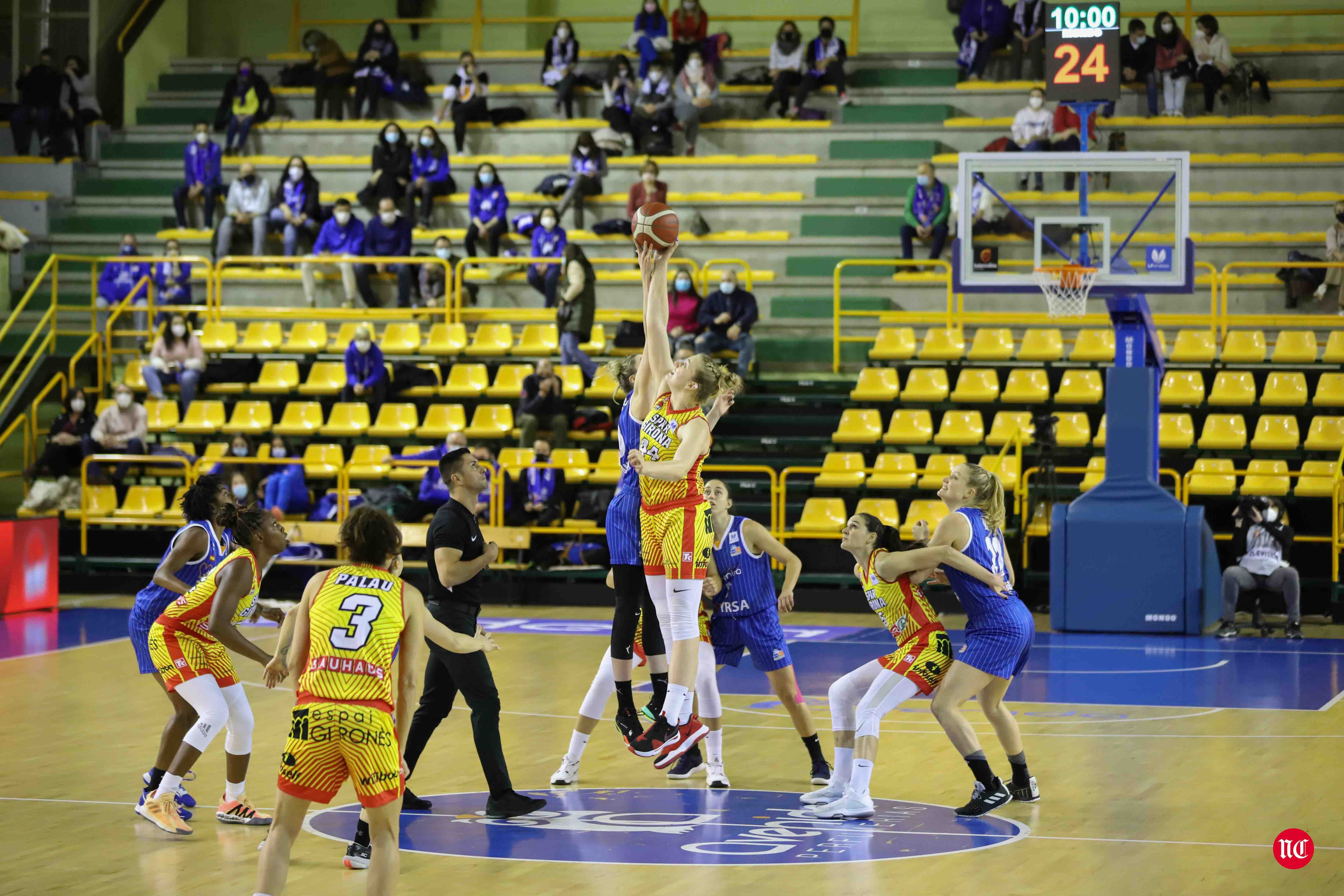 Fotos: El CB Avenida hace pequeño al Girona