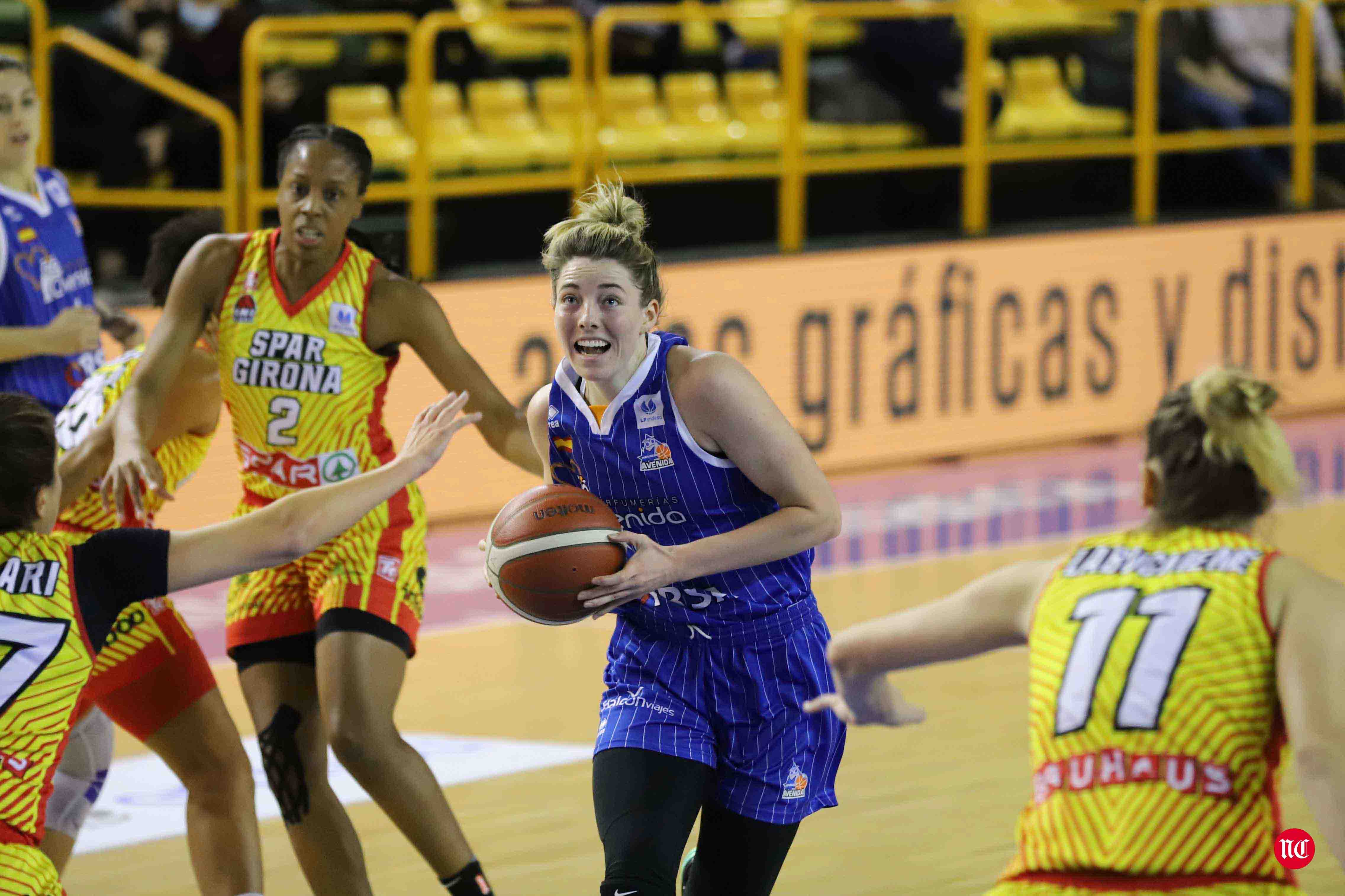 Fotos: El CB Avenida hace pequeño al Girona