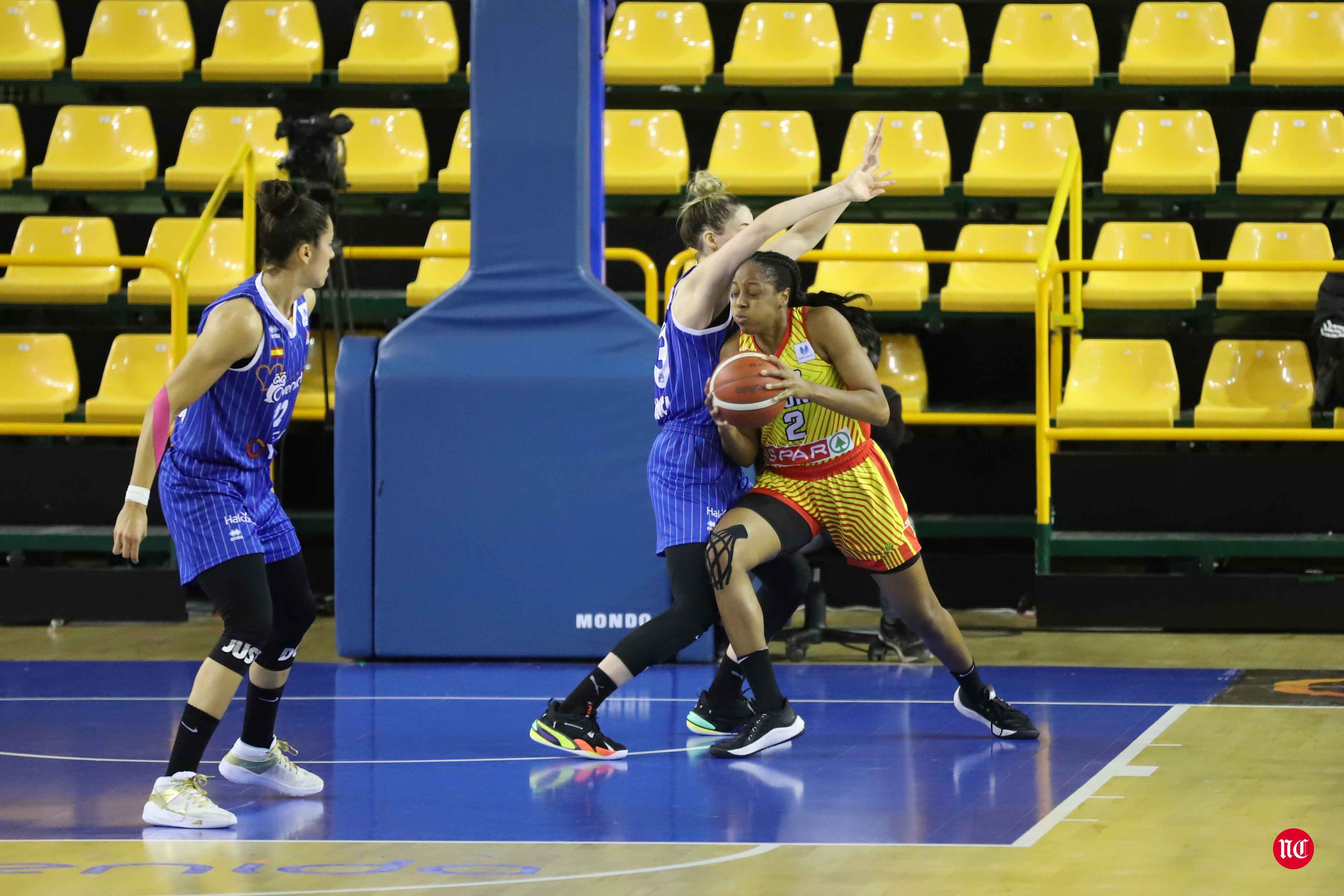 Fotos: El CB Avenida hace pequeño al Girona
