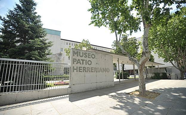 Entrada a las dependencias del Museo Patio Herreriano de Valladolid.